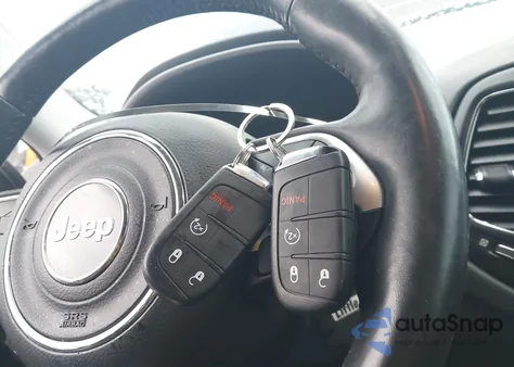 2018 Jeep Compass Latitude Fwd из США, поврежденный, VIN 3C4NJCBB6JT235395